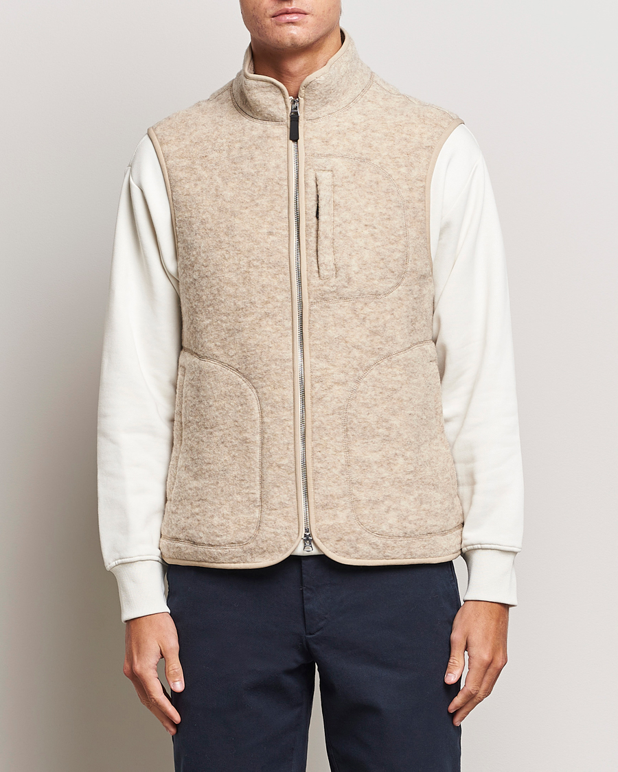 J.Lindeberg Duncan Wool Fleece Vest Oyster Grey at CareOfCarl.com