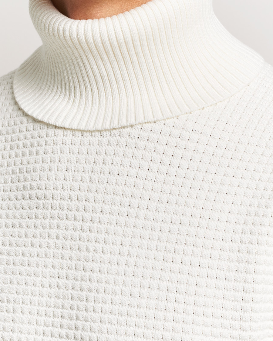 Men | Sweaters & Knitwear | J.Lindeberg | Olivero Cotton Turtle Sweater Cloud White