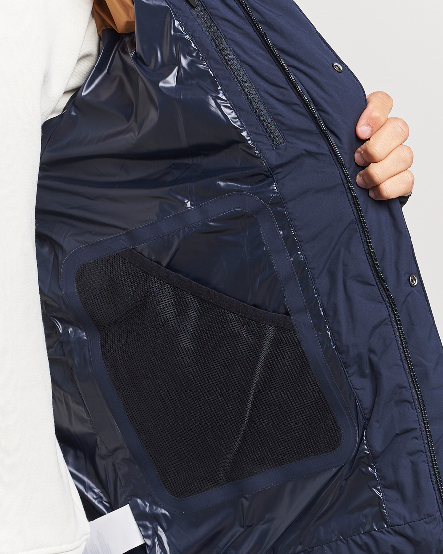 Men | Coats & Jackets | J.Lindeberg | Dry Powder Down Jacket Navy