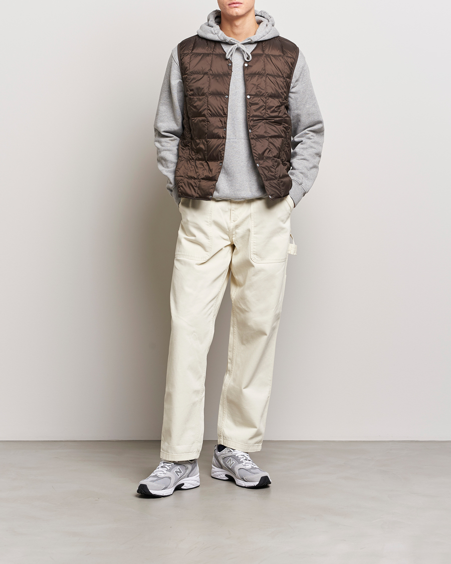 Men | Coats & Jackets | TAION | V-Neck Lightweight Down Vest Dark Choco