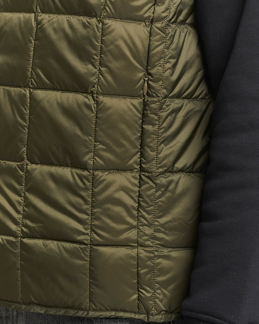 Men | Coats & Jackets | TAION | V-Neck Lightweight Down Vest Dark Olive