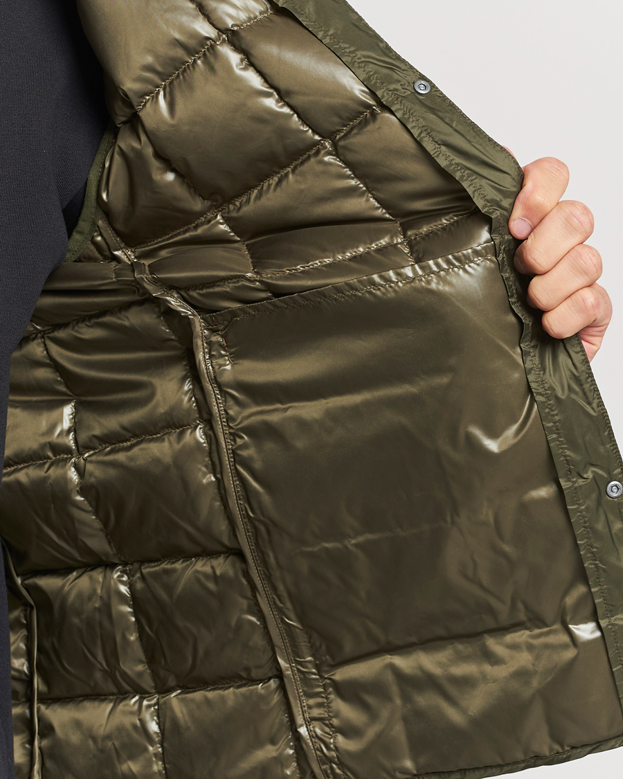 Men | Coats & Jackets | TAION | V-Neck Lightweight Down Vest Dark Olive