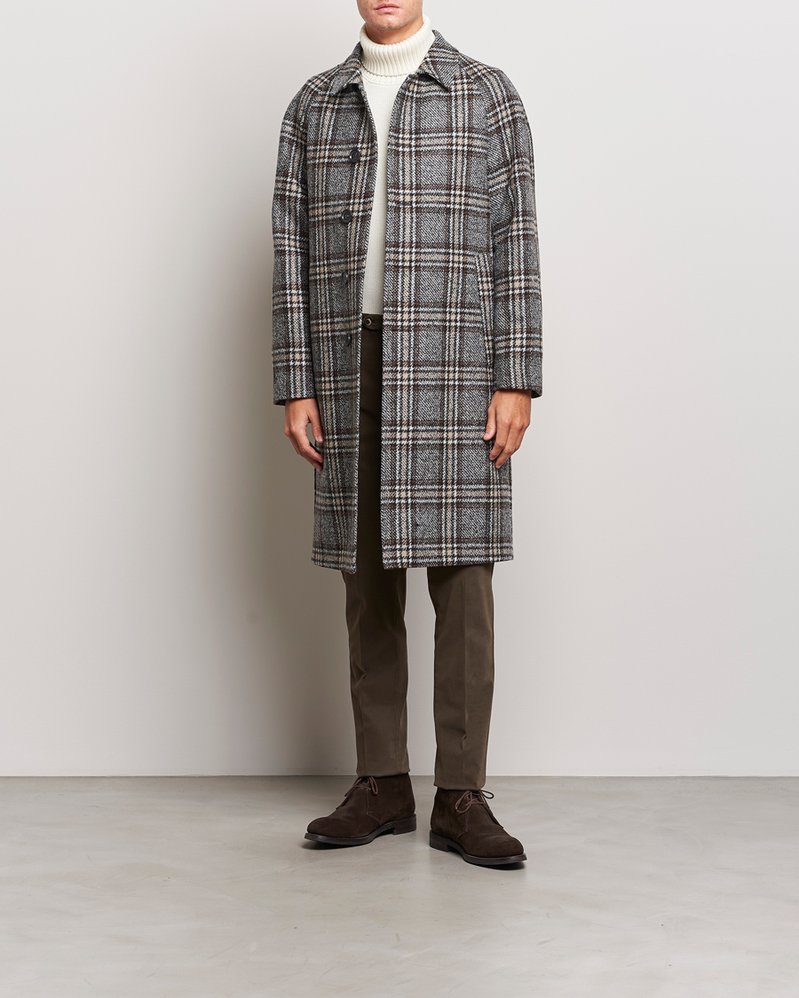 Men | Coats & Jackets | Oscar Jacobson | Sala Checked Raglan Wool Coat Brown
