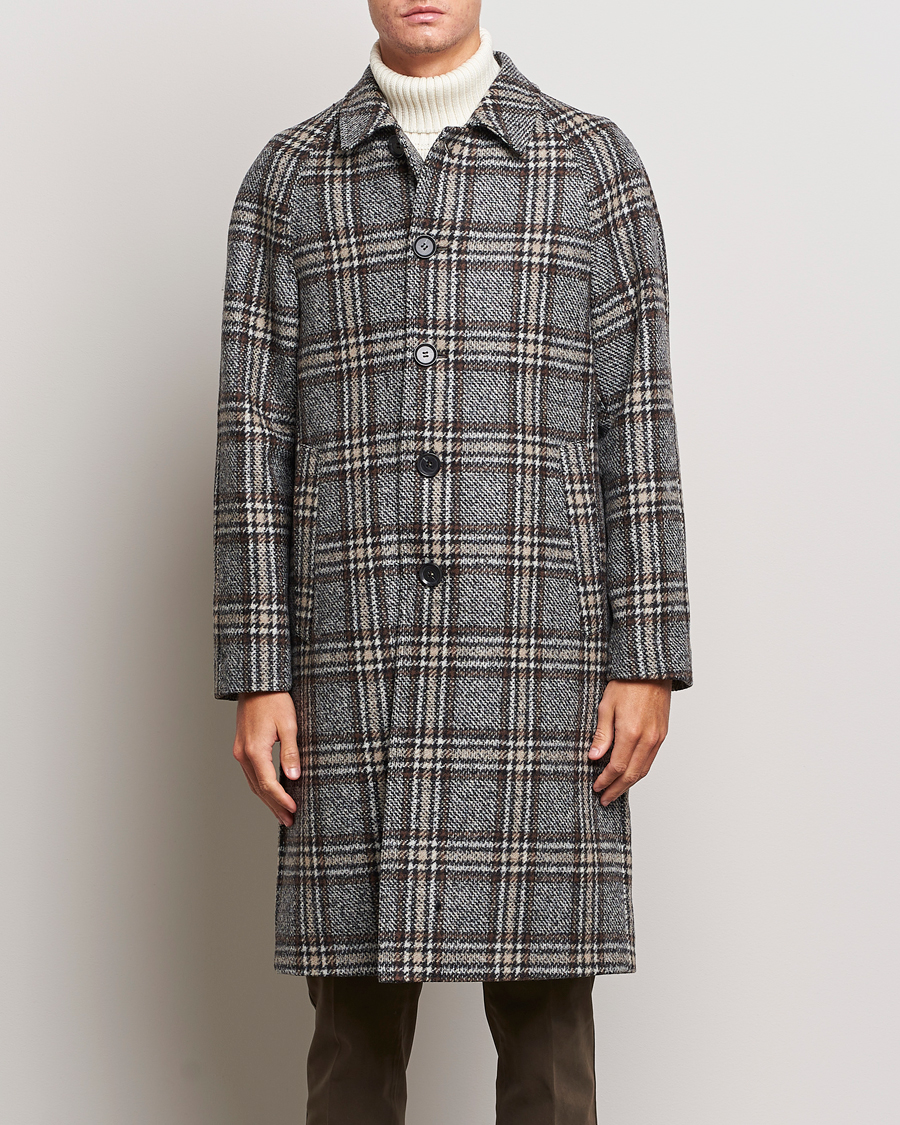 Men | Coats & Jackets | Oscar Jacobson | Sala Checked Raglan Wool Coat Brown