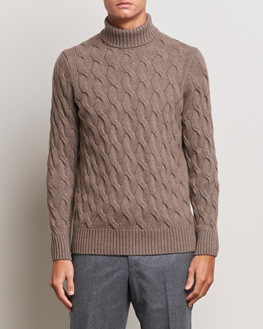 Men | Sweaters & Knitwear | Oscar Jacobson | Seth Heavy Knitted Wool/Cashmere Cable Rollneck Brown