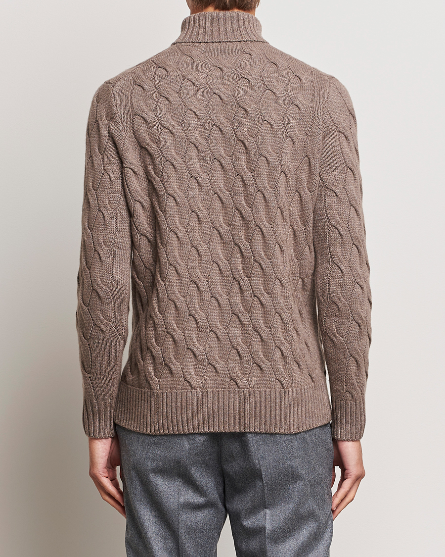 Men | Sweaters & Knitwear | Oscar Jacobson | Seth Heavy Knitted Wool/Cashmere Cable Rollneck Brown