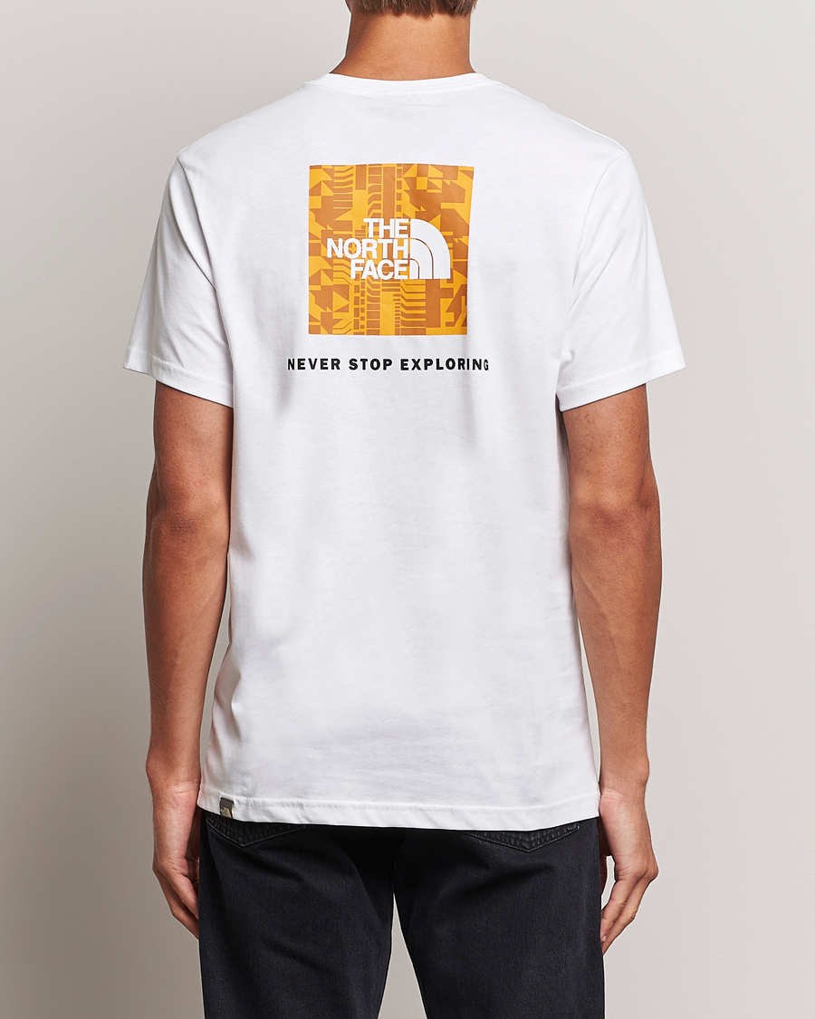 Men | T-Shirts | The North Face | Redbox Tee White/Summit Gold
