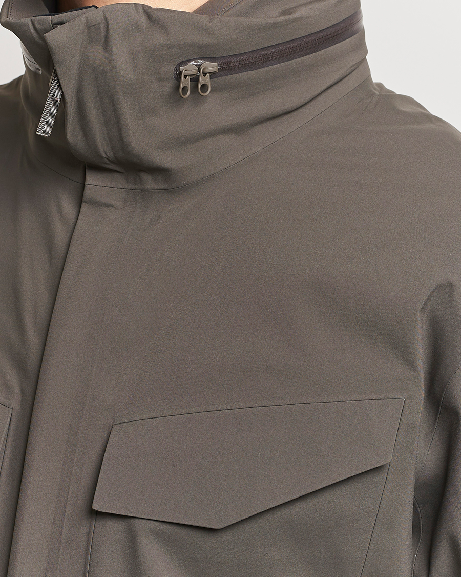 Men | Coats & Jackets | Arc'teryx Veilance | Field Jacket Shade