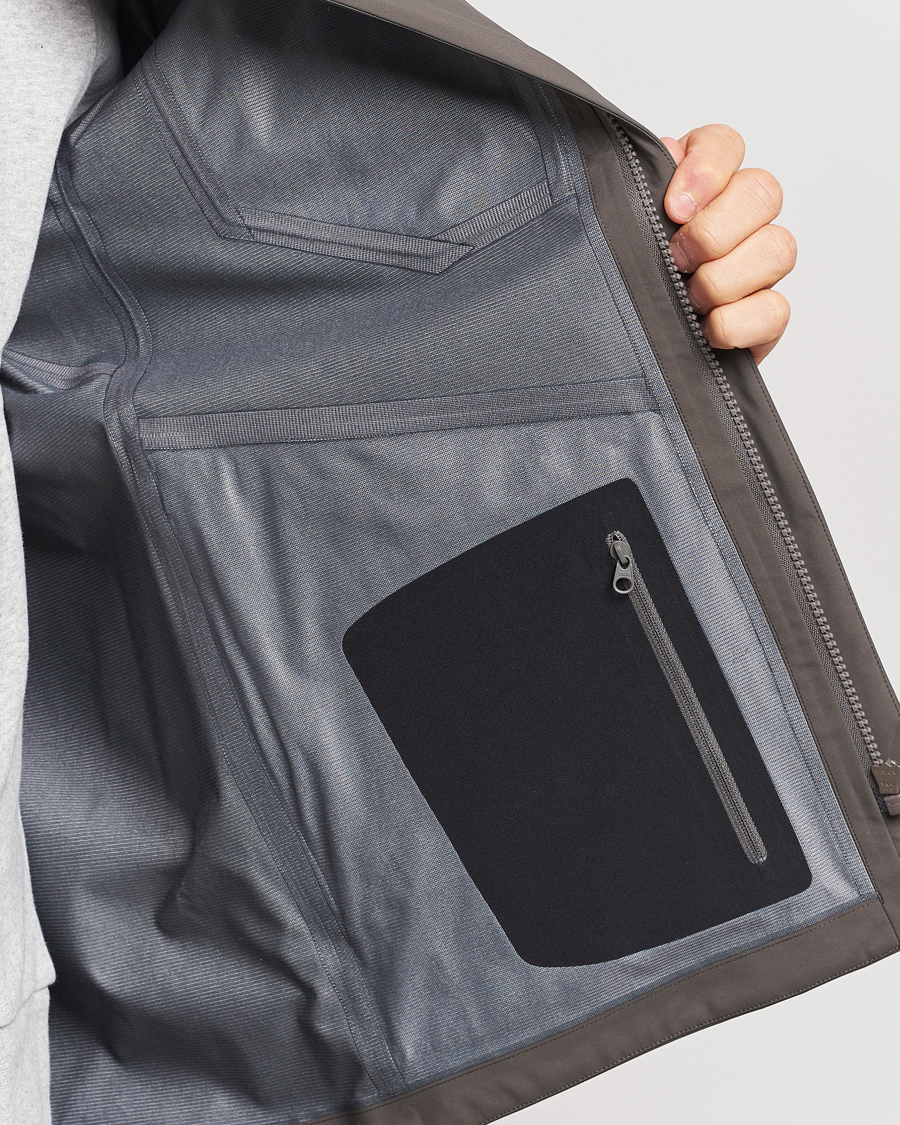 Men | Coats & Jackets | Arc'teryx Veilance | Field Jacket Shade