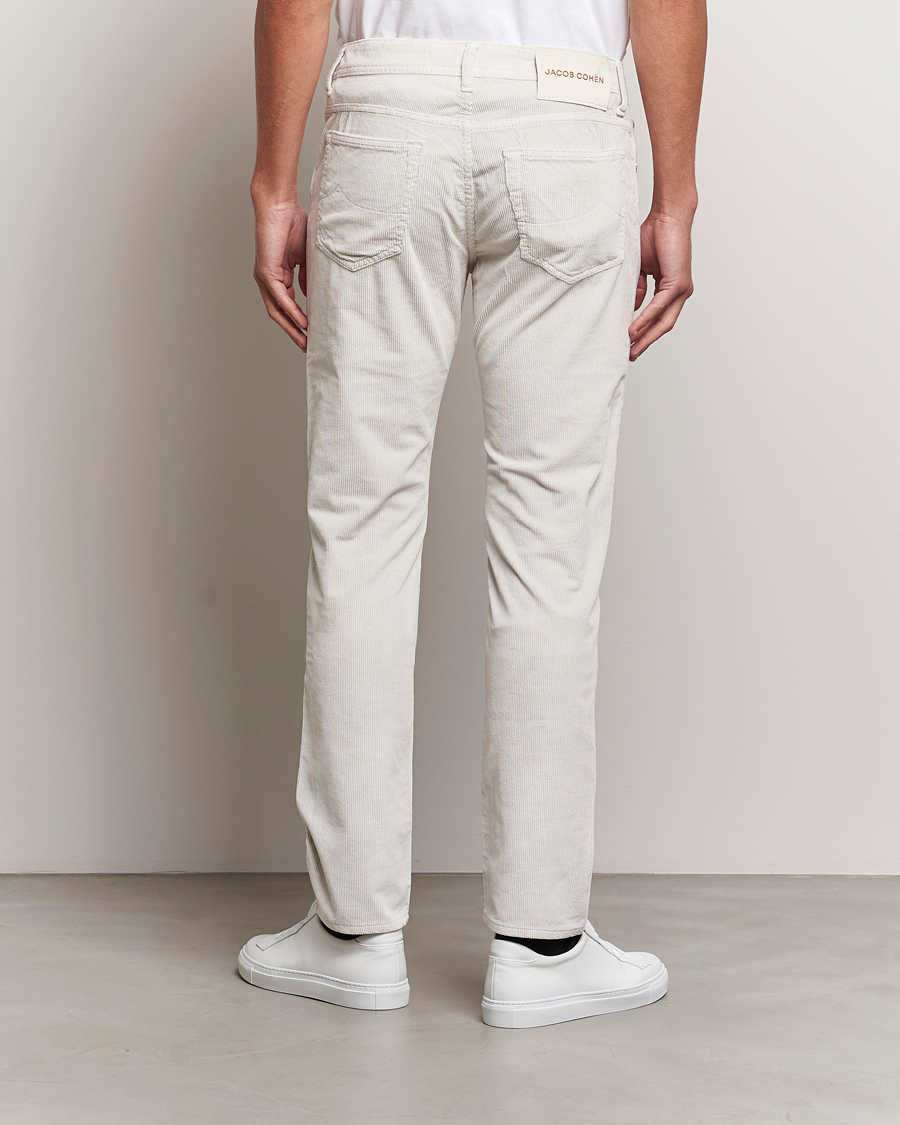 Men | Trousers | Jacob Cohën | Bard 5-Pocket Medium Corduroy Trousers Off White