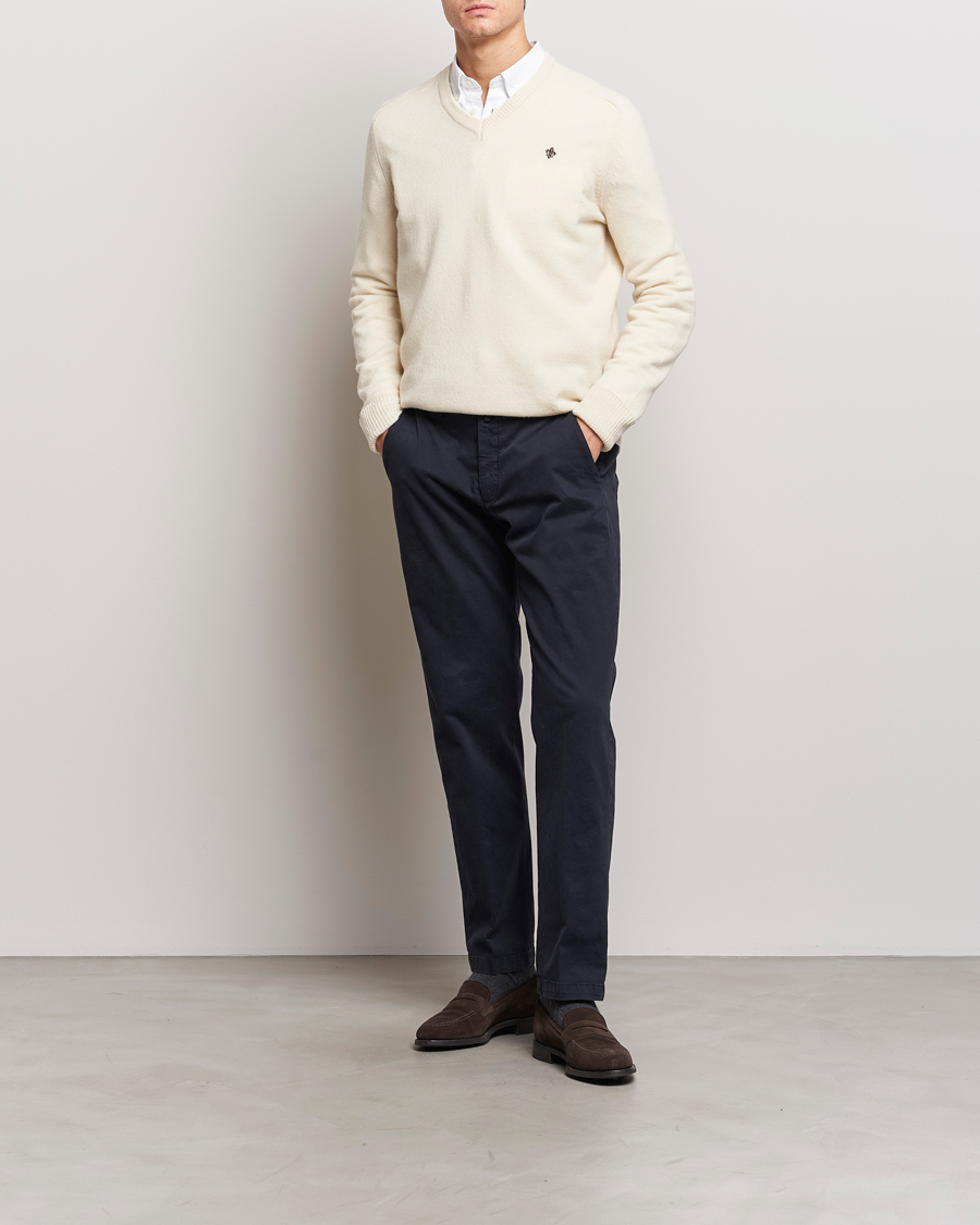 Men | Sweaters & Knitwear | Morris | Newton V-neck Off White