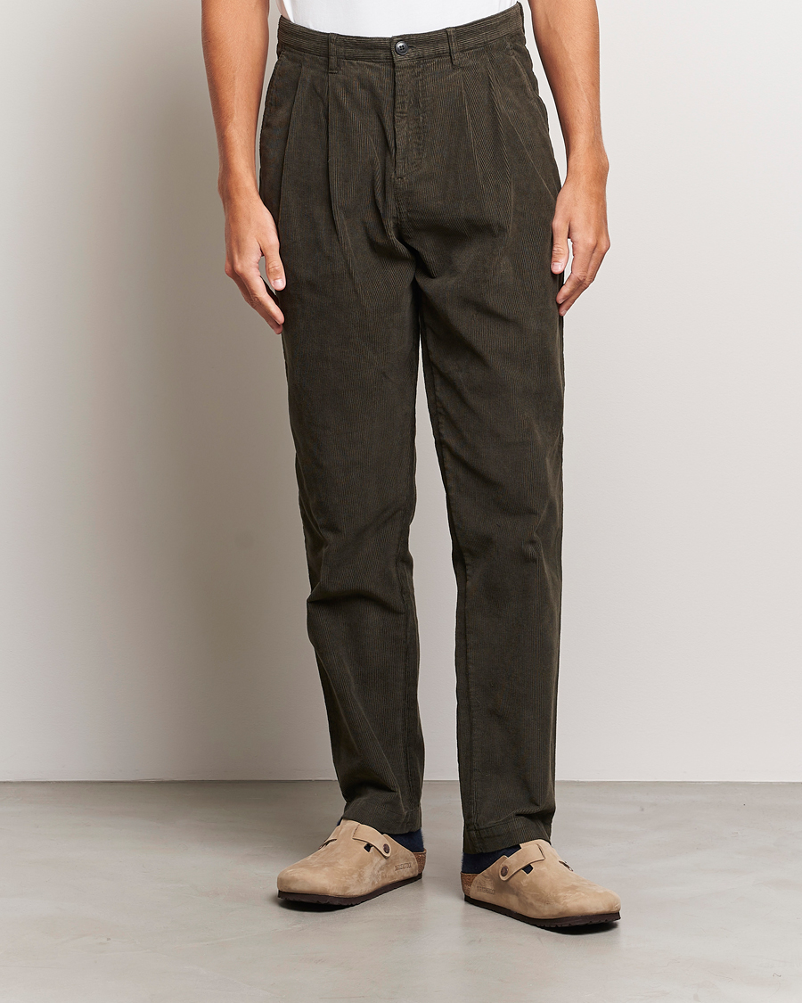 Men |  | Sunspel | Corduroy Double Pleat Trousers Coffee