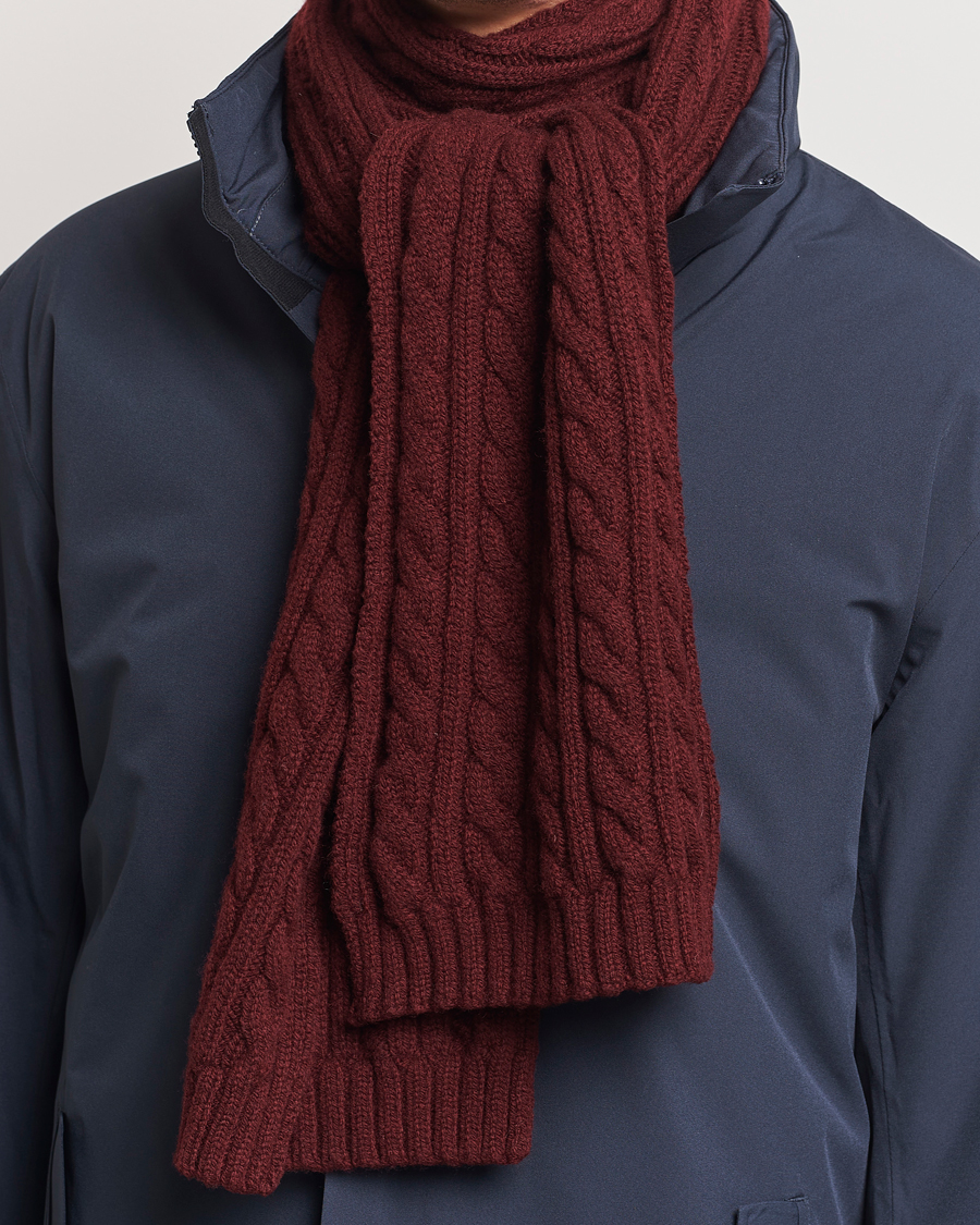 Men | Sale accessories | Sunspel | Lambswool Cable Scarf Maroon