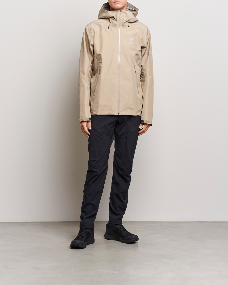 Men | Coats & Jackets | Arc'teryx | Beta LT Jacket Smoke Bluff