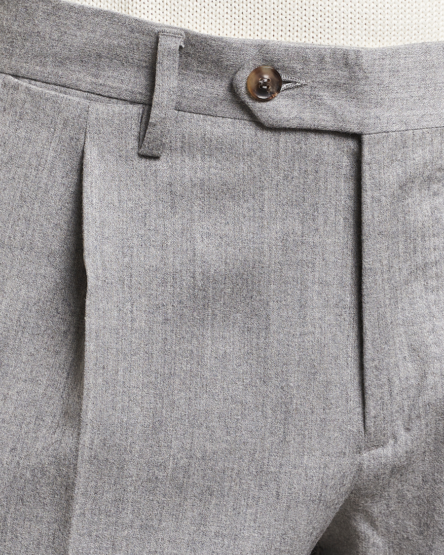 Men | Trousers | Lardini | Wool/Cashmere One Pleat Trousers Light Grey