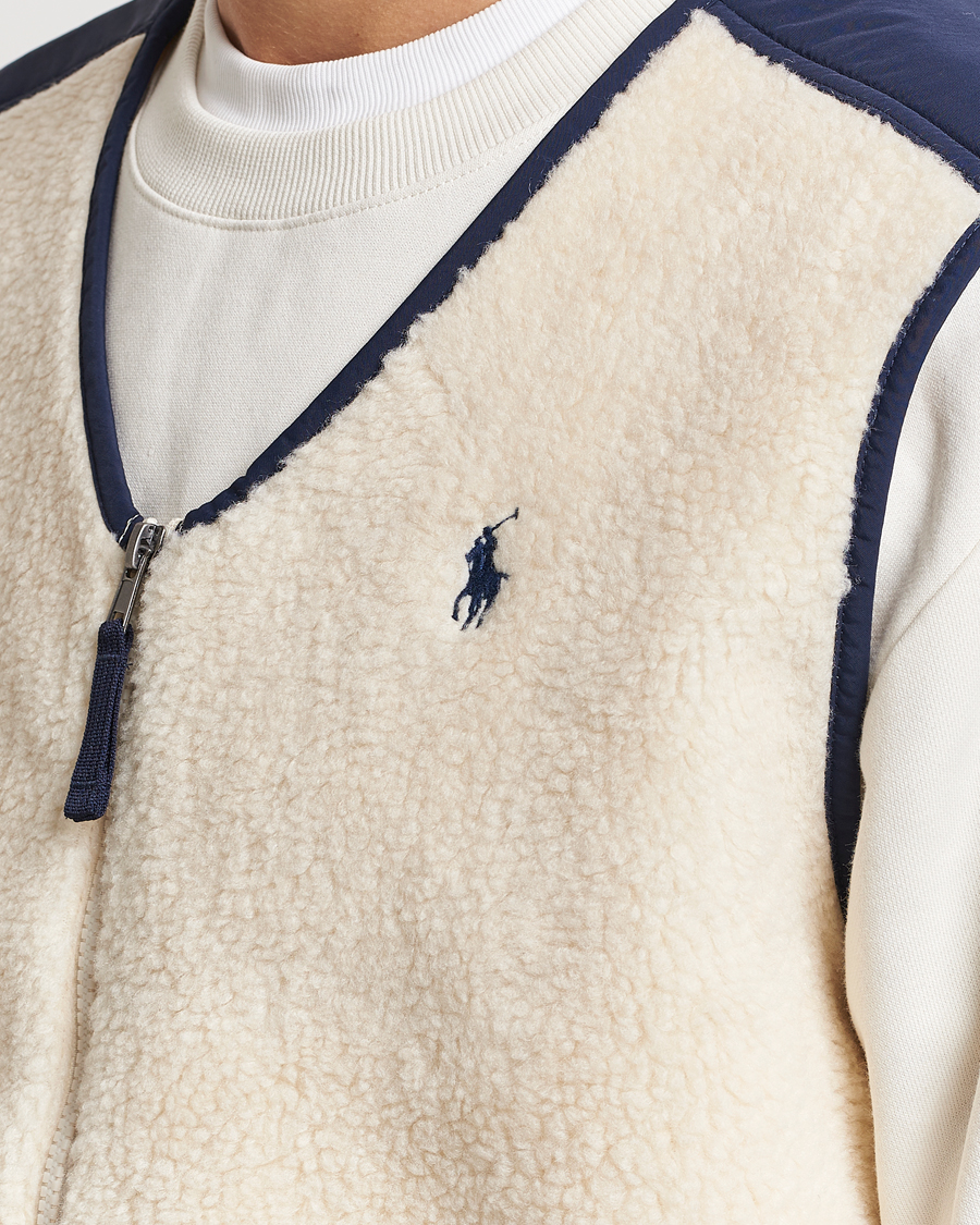 Men | Coats & Jackets | Polo Ralph Lauren | Gilet Pile Vest Winter Cream/Newport Navy
