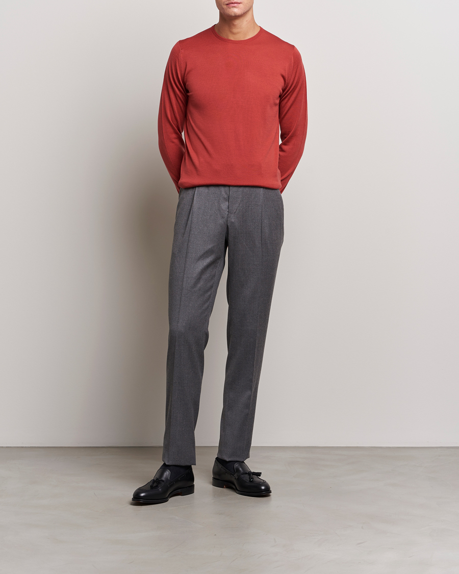 Men | Sweaters & Knitwear | John Smedley | Lundy Extra Fine Merino Crew Neck Redwood