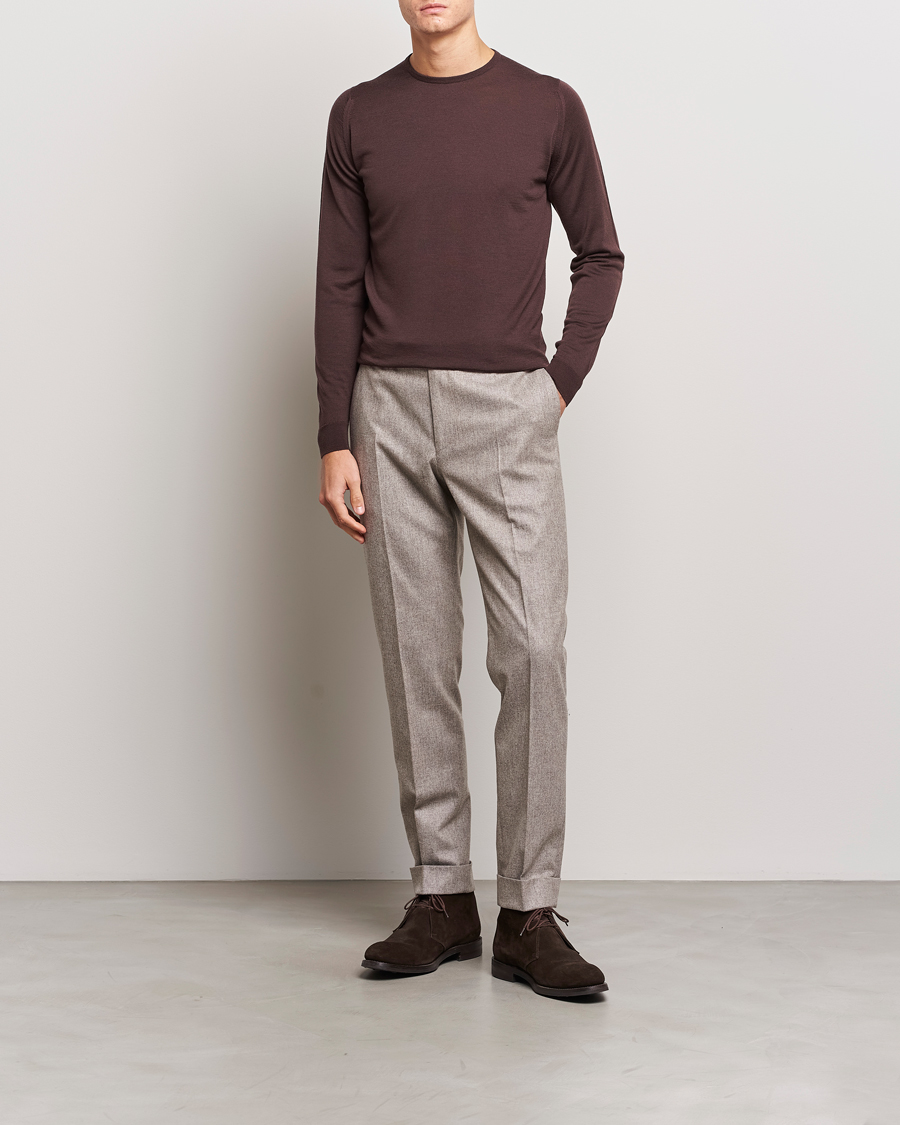 Men | Sweaters & Knitwear | John Smedley | Lundy Extra Fine Merino Crew Neck Truffle Brown