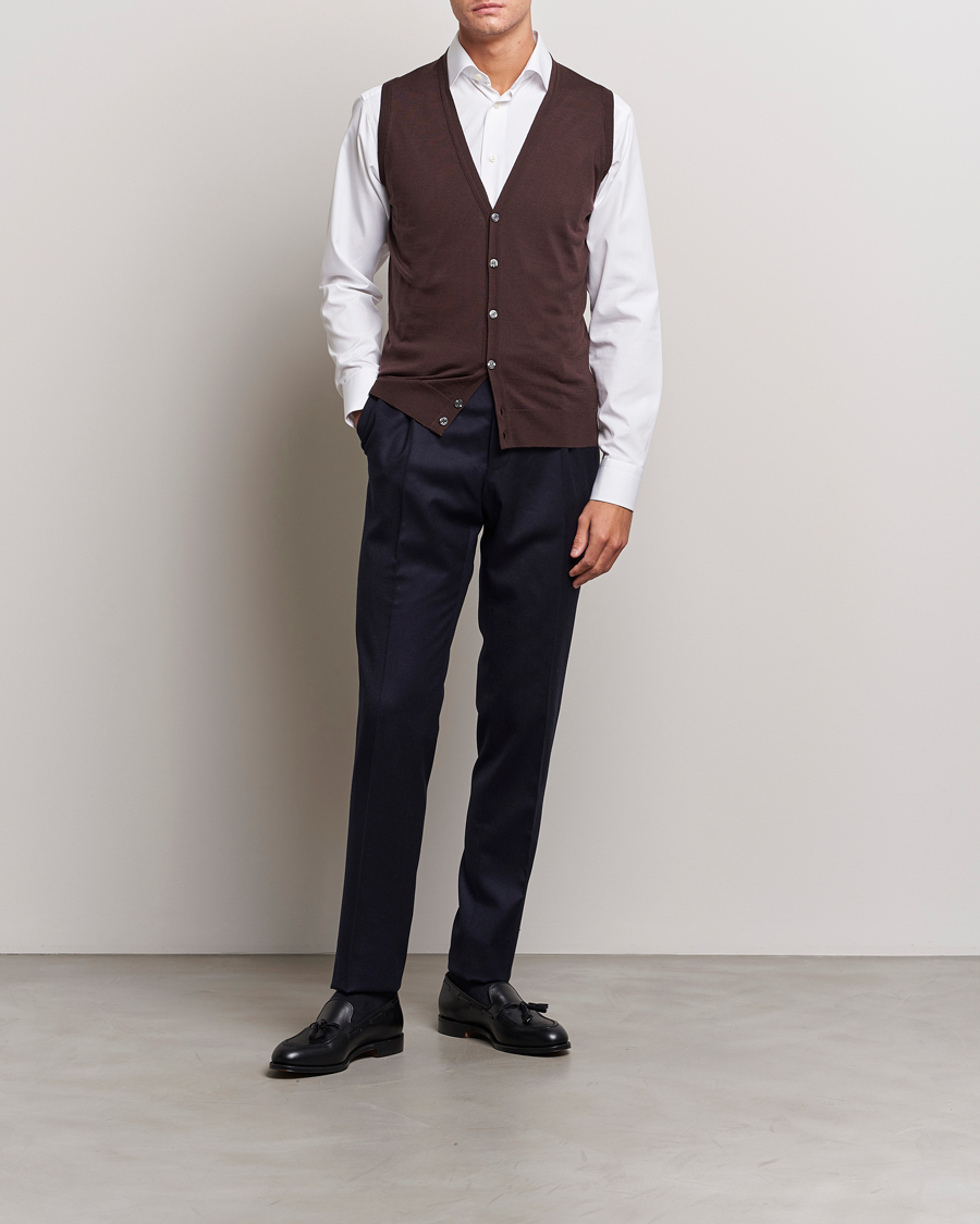 Men | Sweaters & Knitwear | John Smedley | Huntswood Slim Fit Waistcoat Truffle Brown