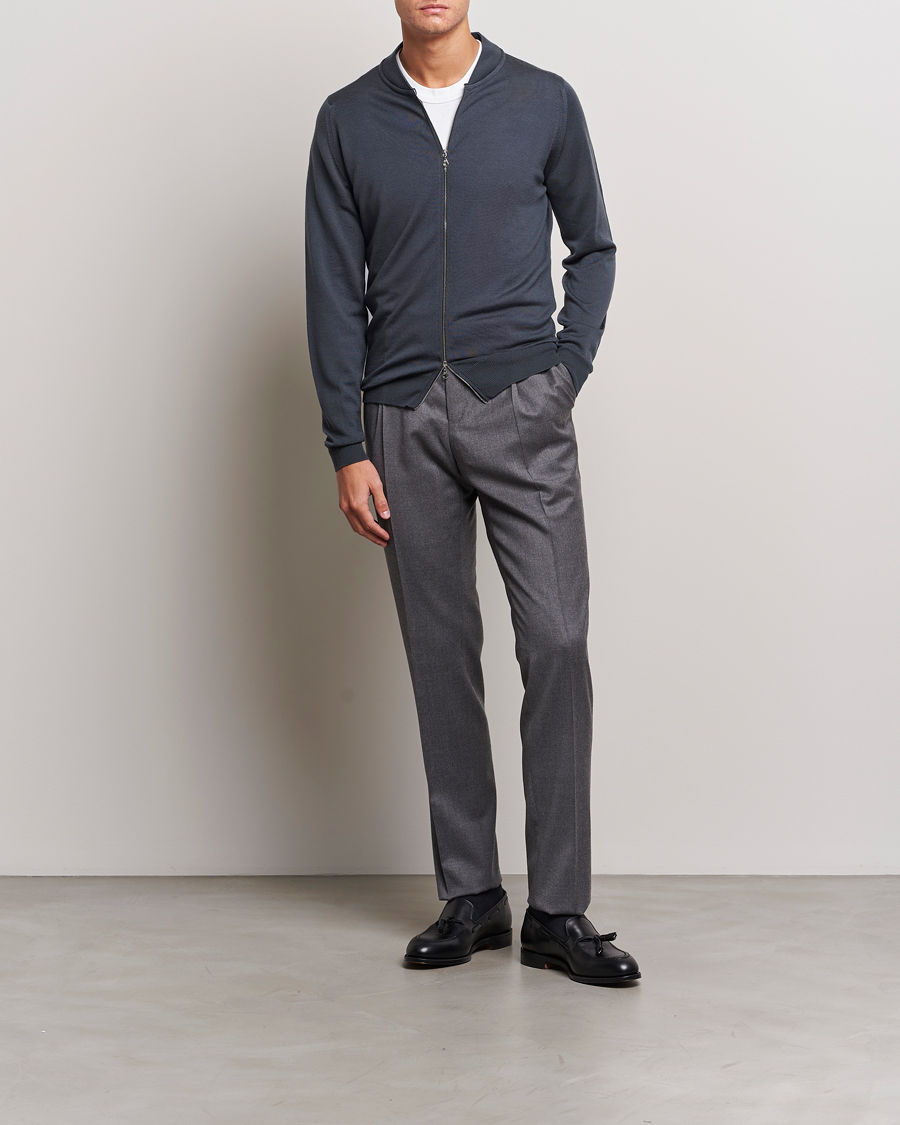 Men | Sweaters & Knitwear | John Smedley | Maclean Extra Fine Merin Full Zip Slate Grey