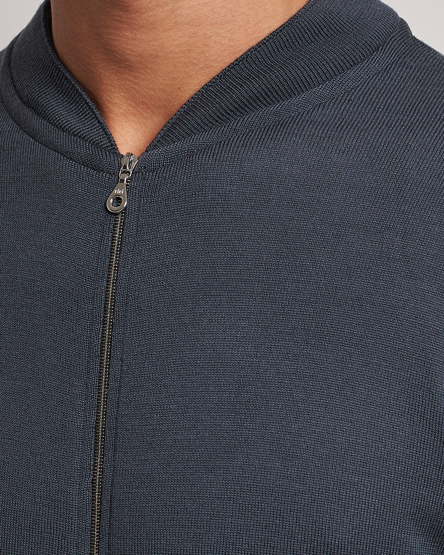 Men | Sweaters & Knitwear | John Smedley | Maclean Extra Fine Merin Full Zip Slate Grey