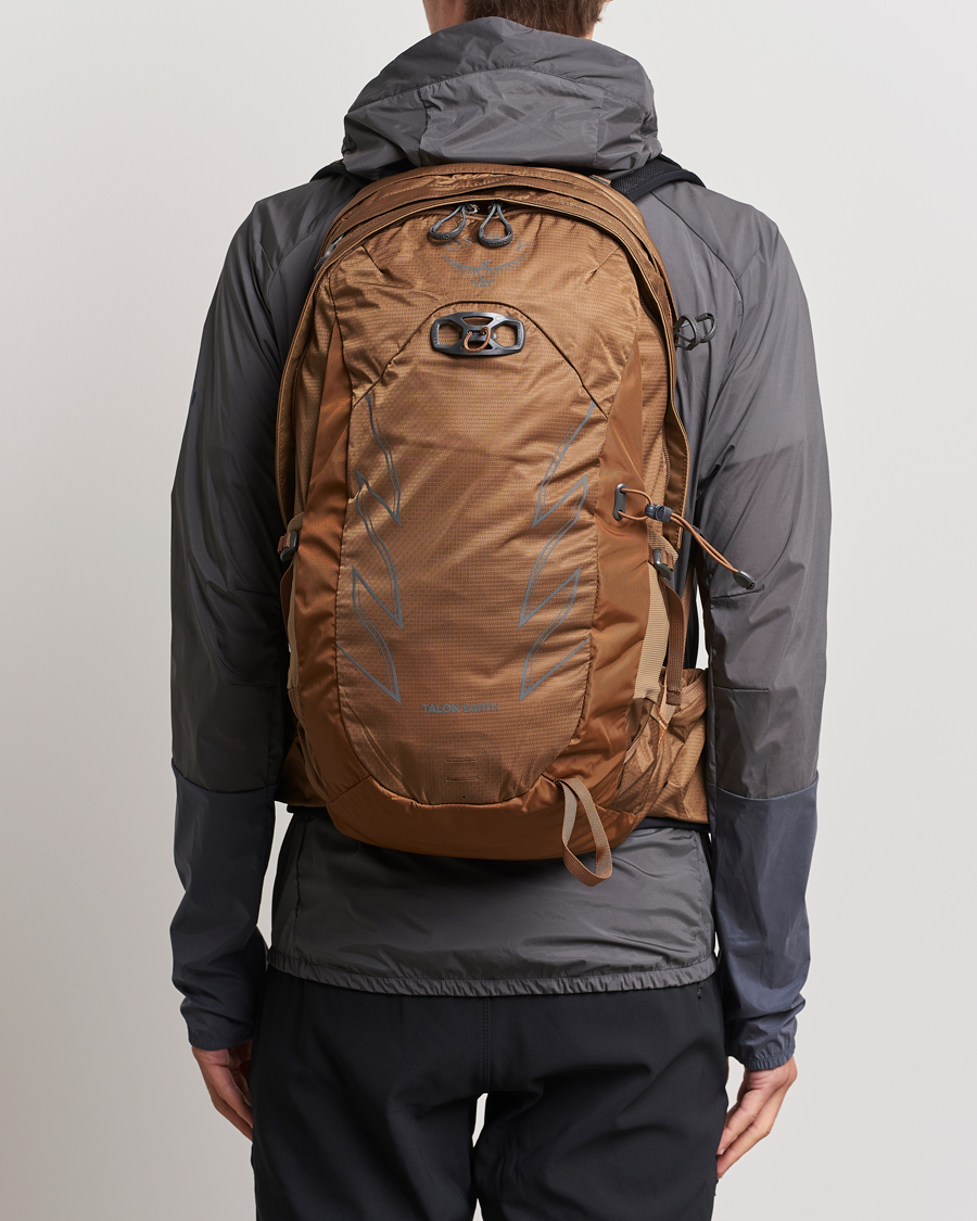 Men | Backpacks | Osprey | Talon Earth 22 Backpack Desert Brown
