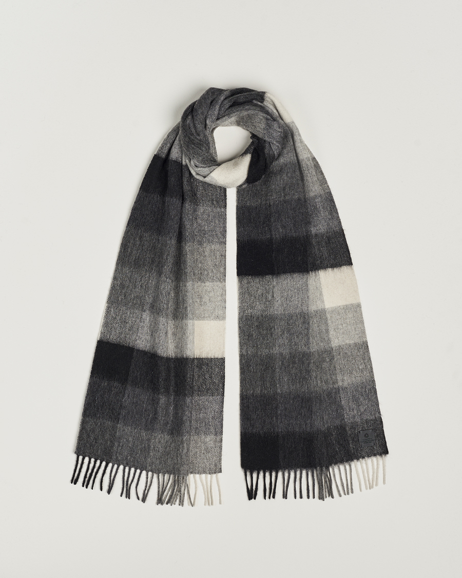 Men | Amanda Christensen Merino Wool Block Check Scarf Black/Grey | Amanda Christensen | Merino Wool Block Check Scarf Black/Grey