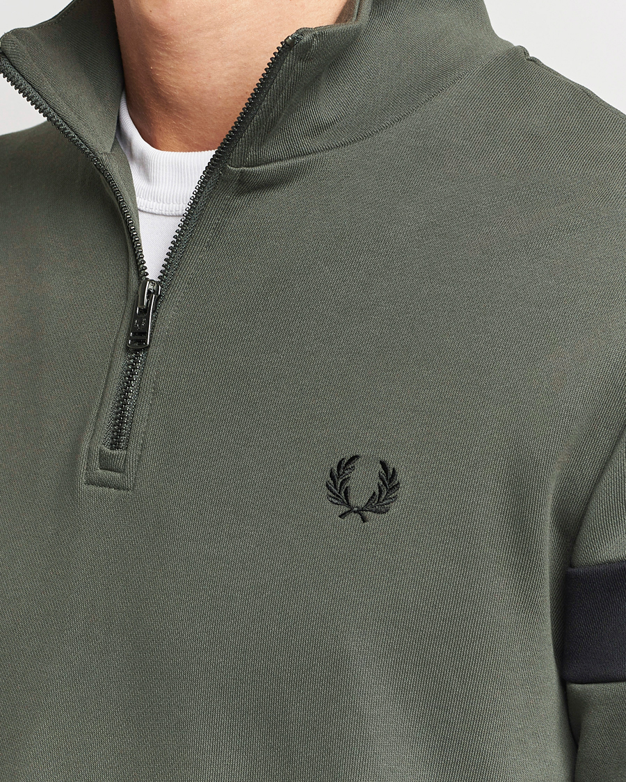 Men | Sweaters & Knitwear | Fred Perry | Tipped Sleeve Half Zip Sweatshirt Field Green