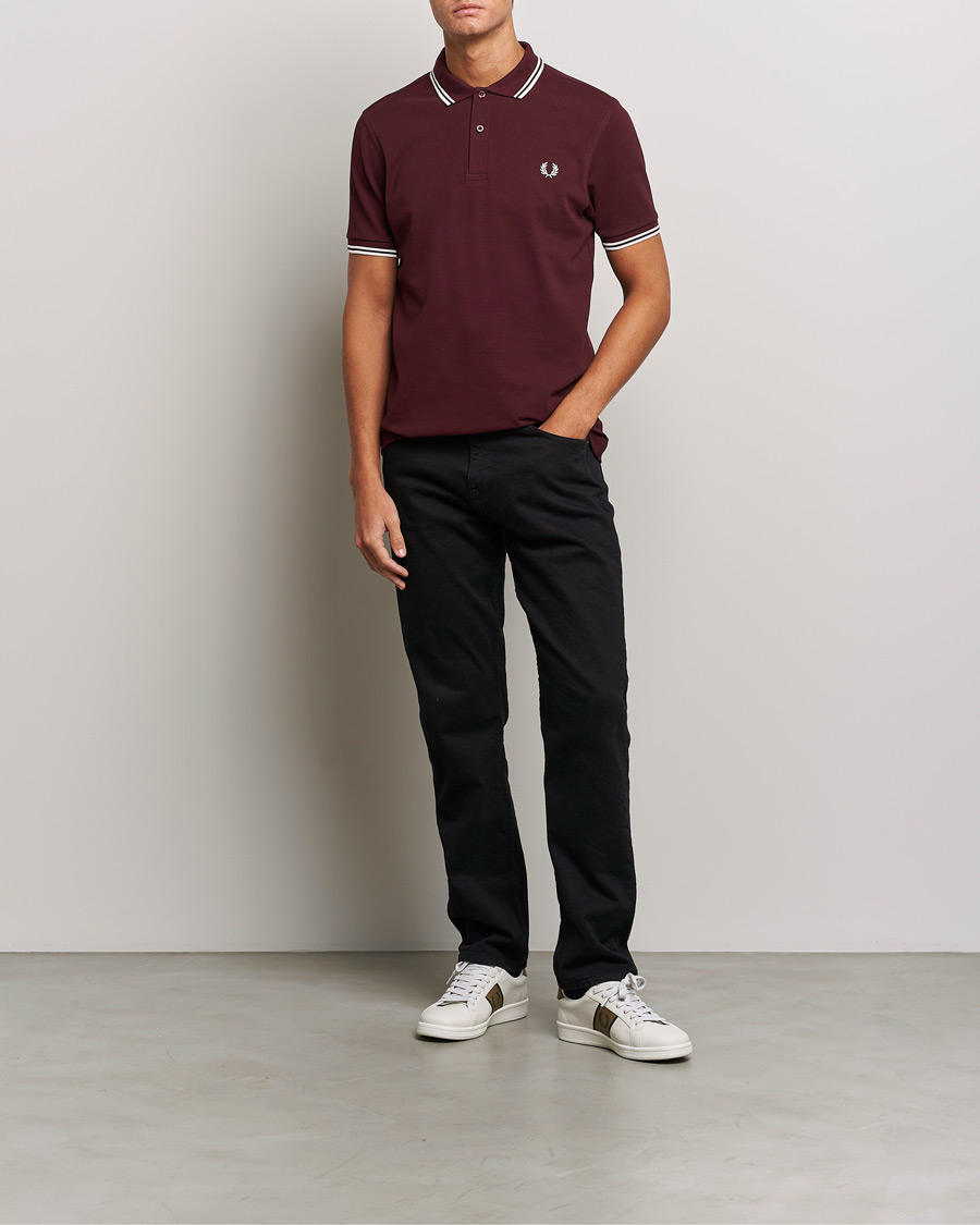 Check styling ideas for「Dry Pique Short Sleeve Polo Shirt、Ultra Stretch  Color Jeans」| UNIQLO IN