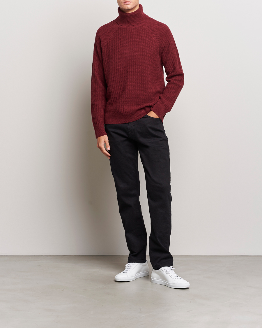 GANT Lambswool Textured Rollneck Plumped Red at