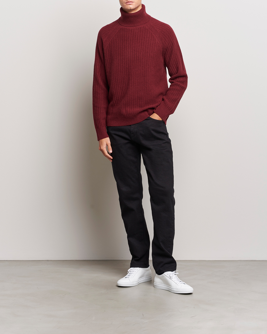 Men | Sweaters & Knitwear | GANT | Lambswool Textured Rollneck Plumped Red