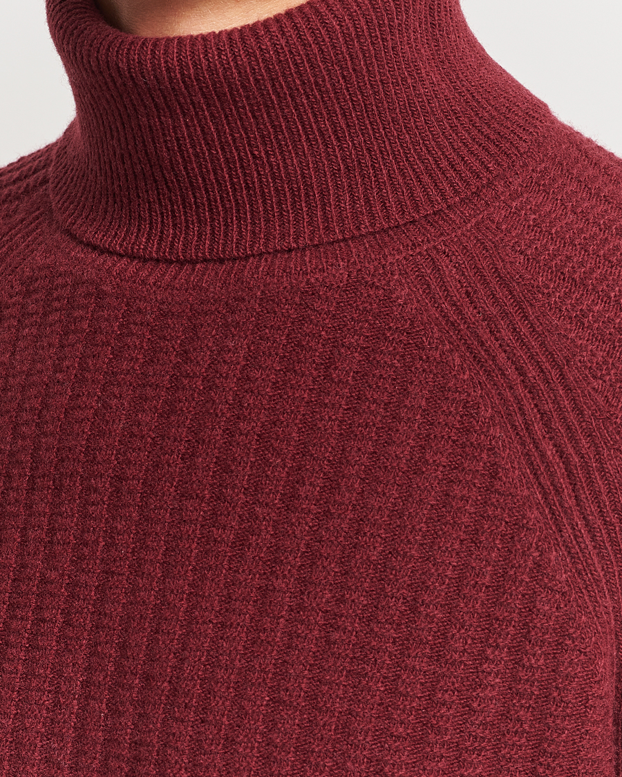 Men | Sweaters & Knitwear | GANT | Lambswool Textured Rollneck Plumped Red