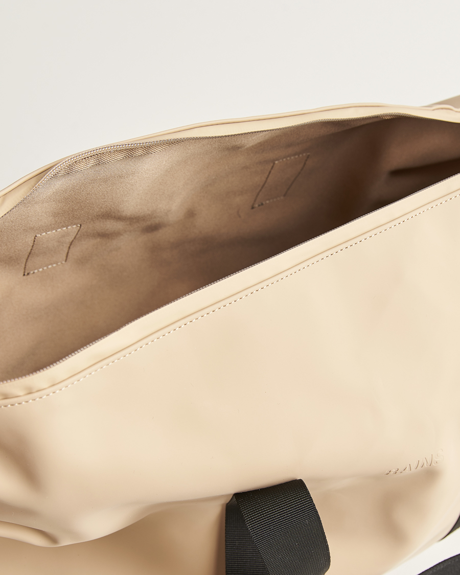 Men | RAINS Hilo Weekendbag Sand | RAINS | Hilo Weekendbag Sand