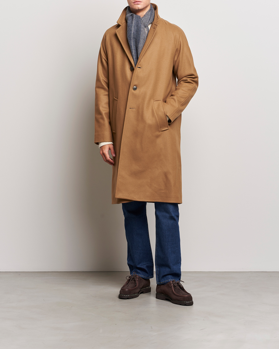 Men | Coats & Jackets | Gloverall | Chesterfield Wool/Cashmere Raglan Coat Camel