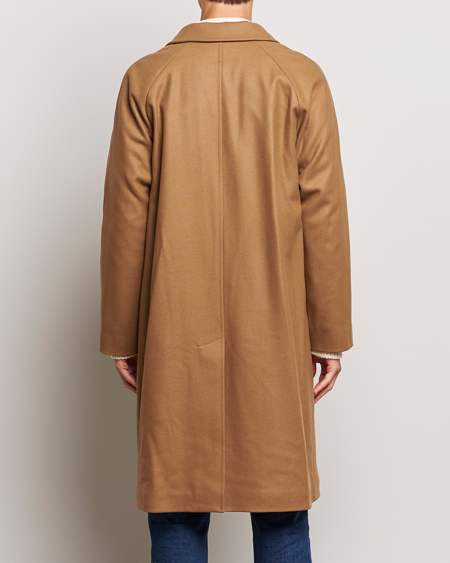 Men | Coats & Jackets | Gloverall | Chesterfield Wool/Cashmere Raglan Coat Camel