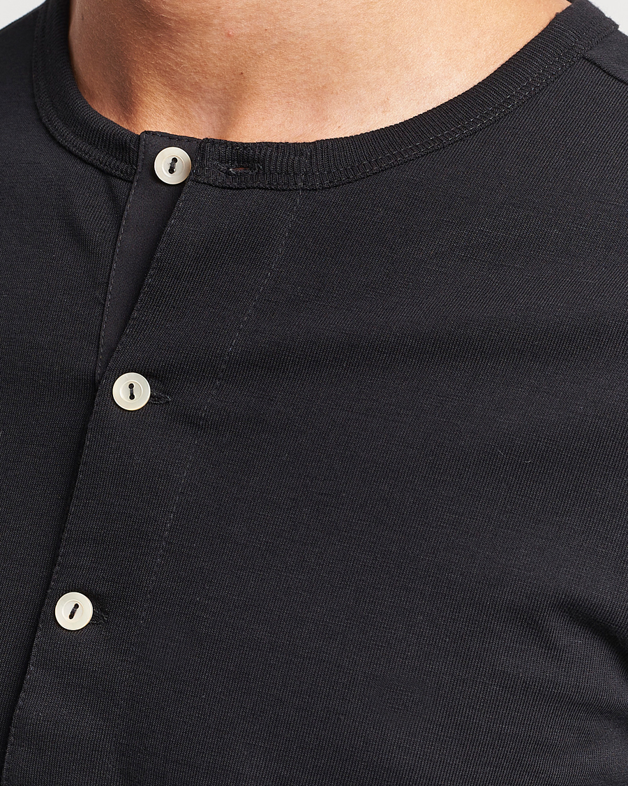 Men | Sweaters & Knitwear | Merz b. Schwanen | Classic Organic Cotton Henley Sweater Black
