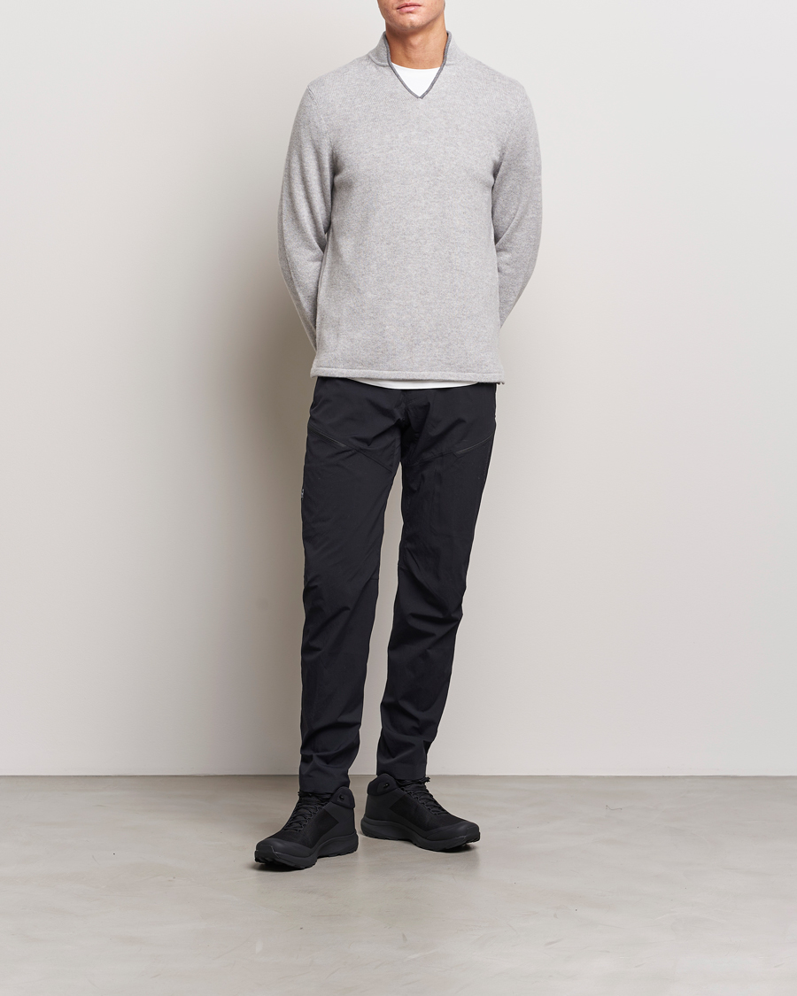 Men | Sweaters & Knitwear | SEASE | Ellen Cashmere Pullover Pearl Grey