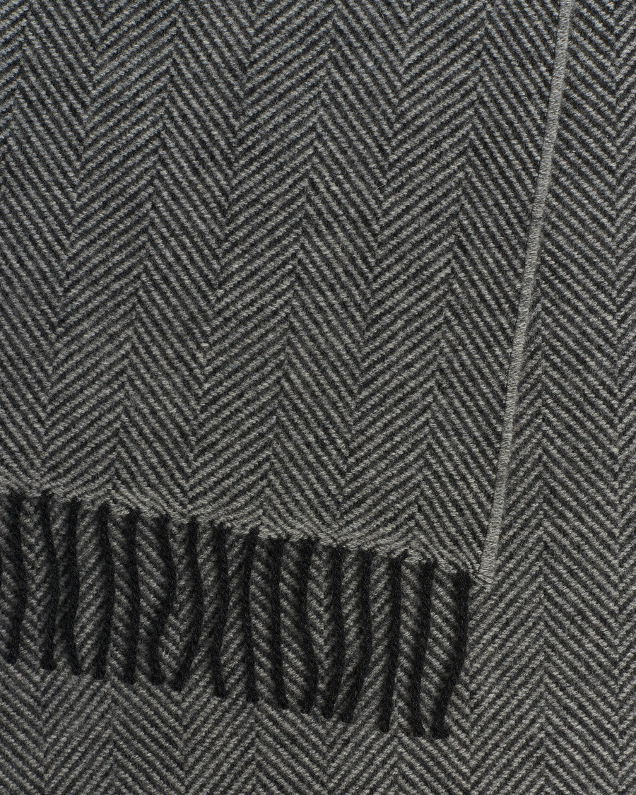 Men | Begg & Co Herringbone Cashmere Scarf 30*170cm Grey | Begg & Co | Herringbone Cashmere Scarf 30*170cm Grey