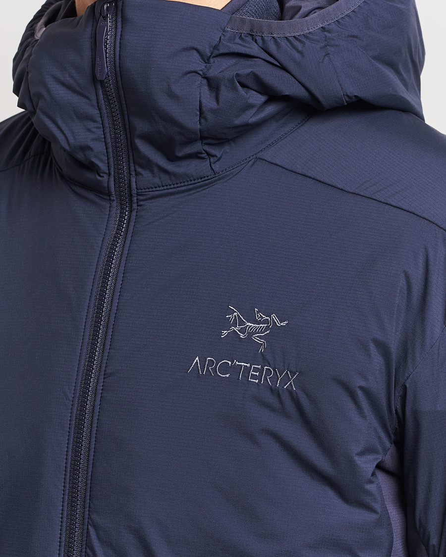 Men | Coats & Jackets | Arc'teryx | Atom Hooded Jacket Black Sapphire