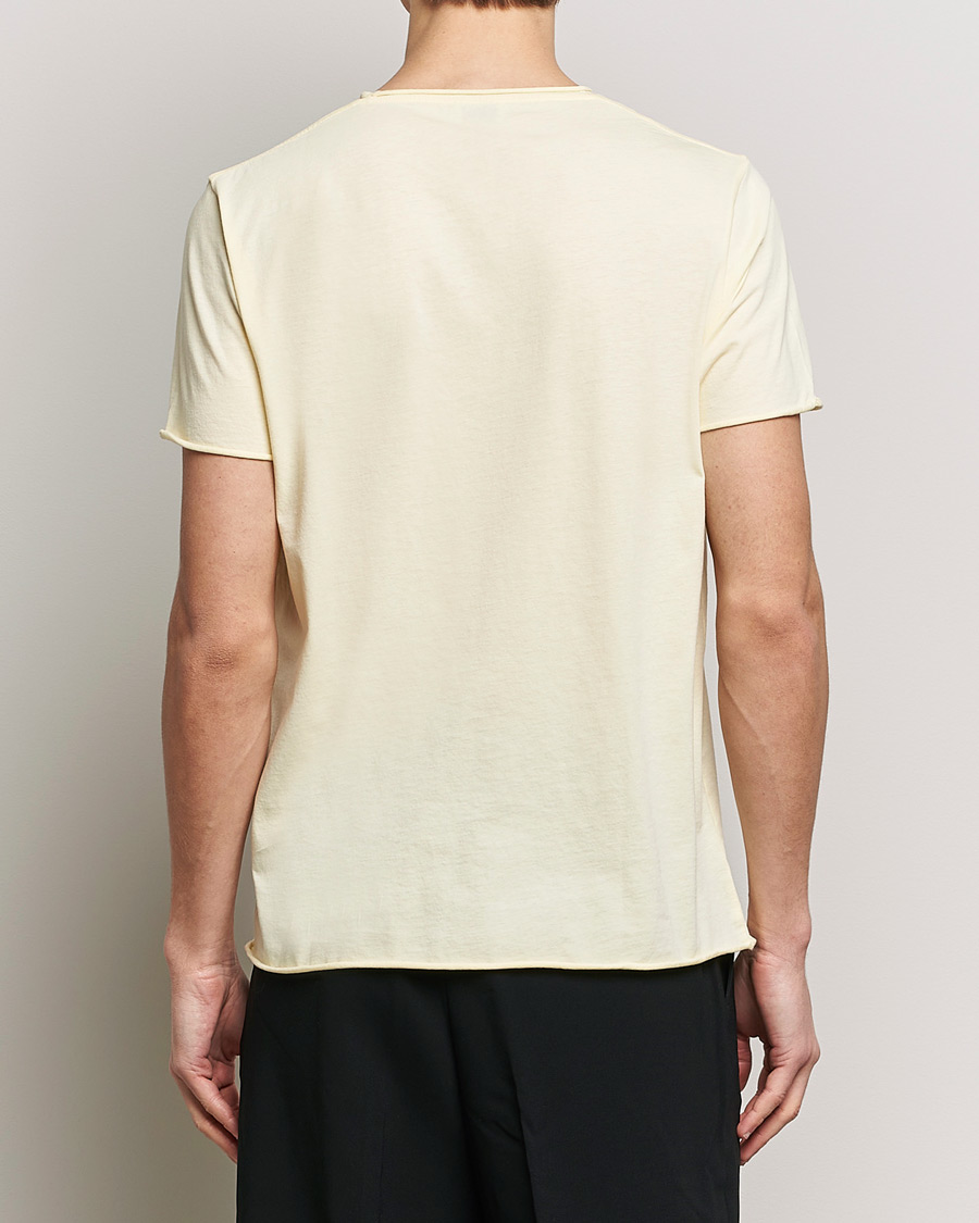 Men | T-Shirts | Filippa K | Roll Neck Crew Neck T-Shirt Soft Yellow