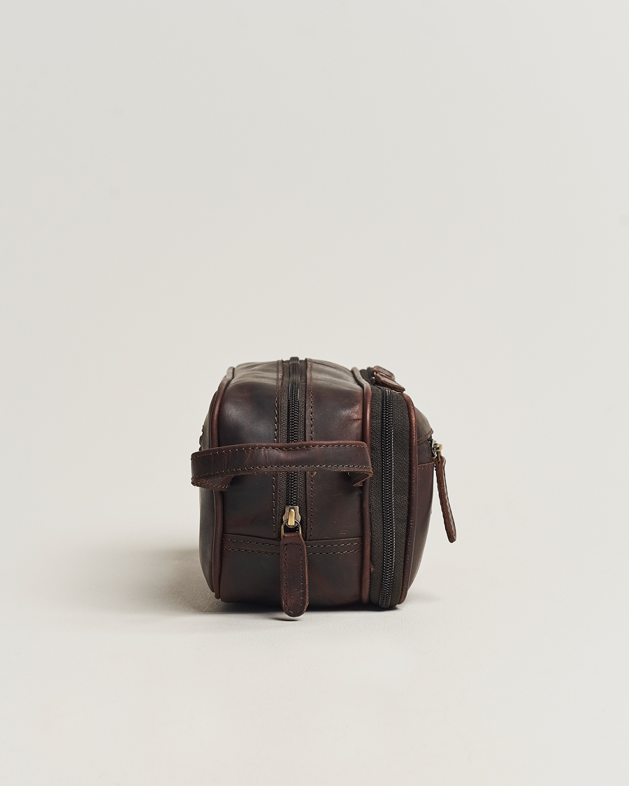 Men | Loake 1880 Dartmouth Leather Washbag Dark Brown | Loake 1880 | Dartmouth Leather Washbag Dark Brown