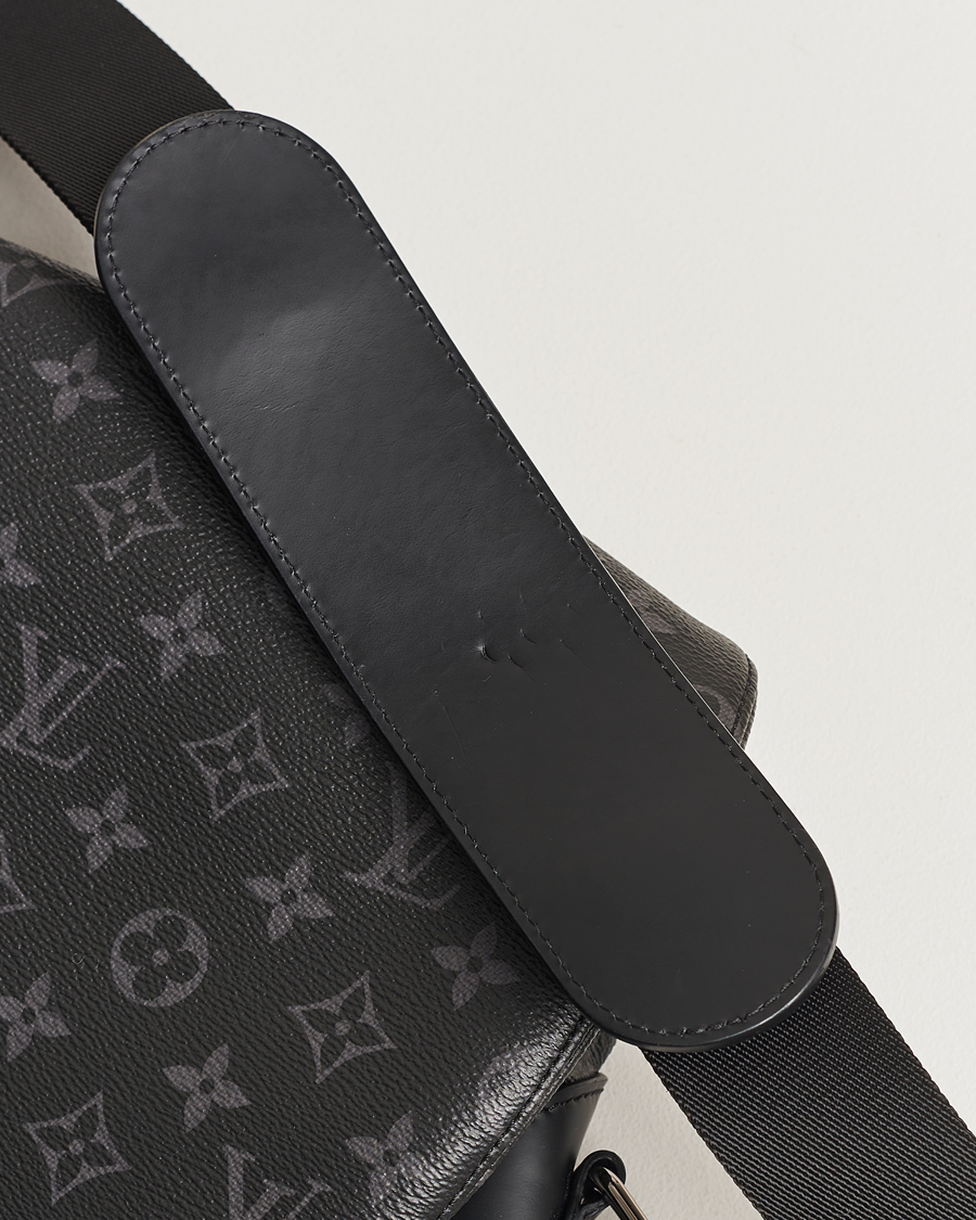 Men | Louis Vuitton Pre-Owned Messenger Voyager MM Bag Monogram Eclipse | Louis Vuitton Pre-Owned | Messenger Voyager MM Bag Monogram Eclipse