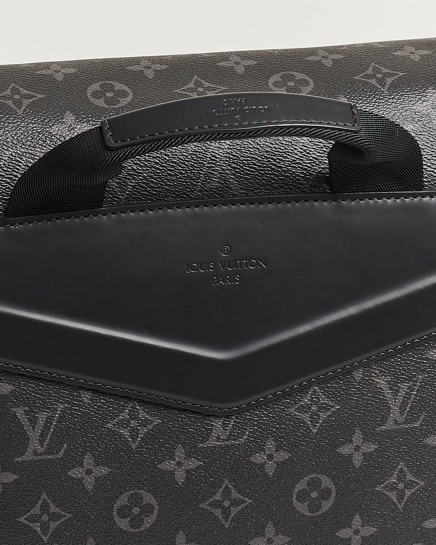 Men | Louis Vuitton Pre-Owned Messenger Voyager MM Bag Monogram Eclipse | Louis Vuitton Pre-Owned | Messenger Voyager MM Bag Monogram Eclipse