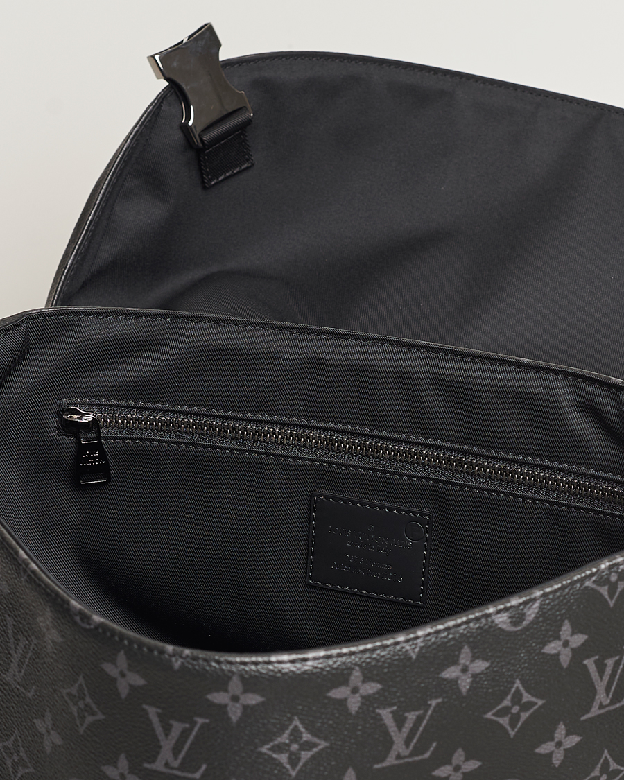 Men | Louis Vuitton Pre-Owned Messenger Voyager MM Bag Monogram Eclipse | Louis Vuitton Pre-Owned | Messenger Voyager MM Bag Monogram Eclipse