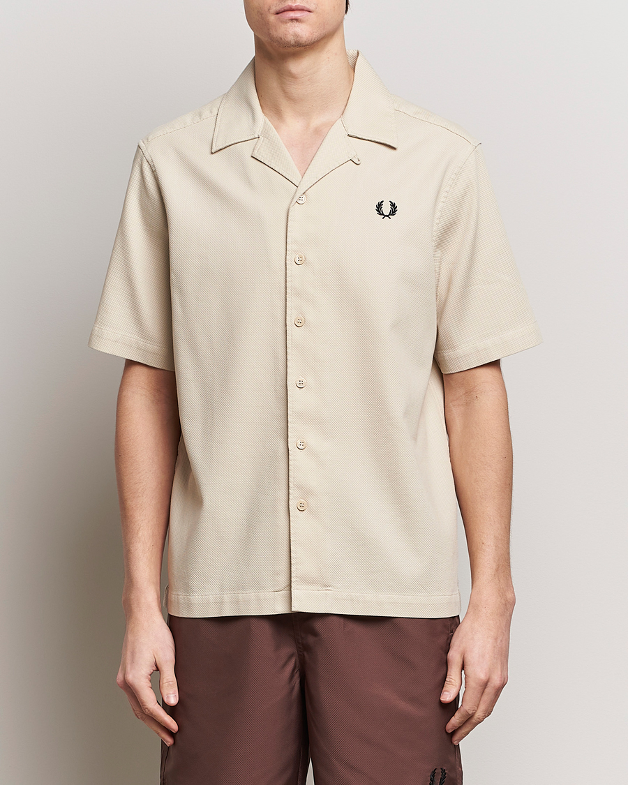 Men | Short Sleeve Shirts | Fred Perry | Pique Textured Short Sleeve Shirt Oatmeal
