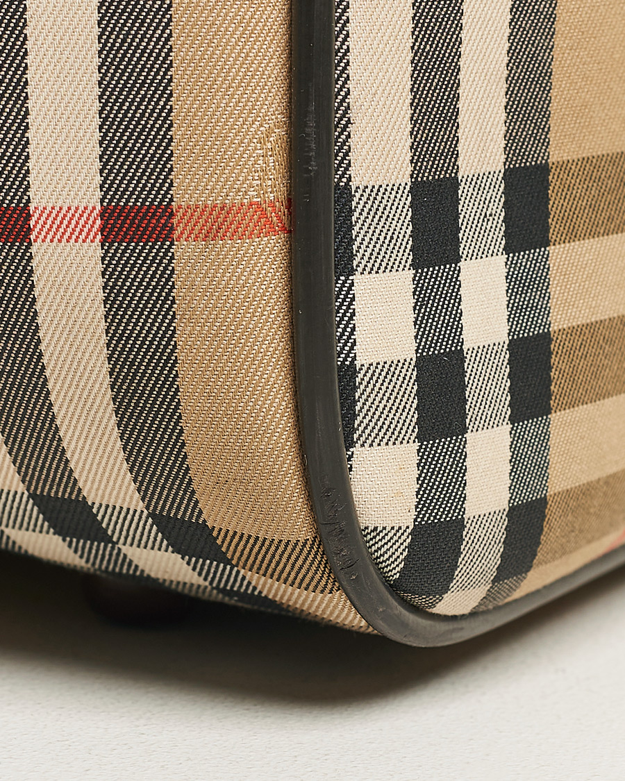 Burberry Pre-Owned Duffle Bag Haymarket Check at CareOfCarl.com