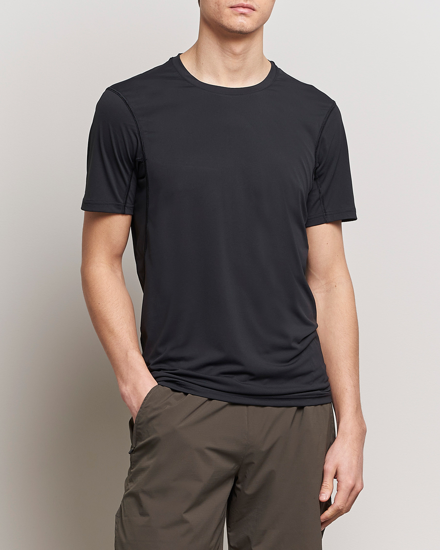 Men | Black t-shirts | Houdini | Pace Air Featherlight T-Shirt True Black