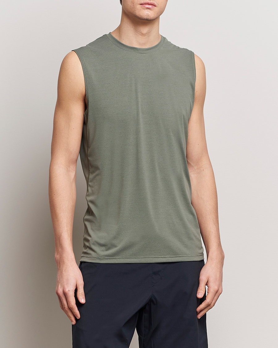 Men | Linen T-shirts | Houdini | Pace Air Tank Geyser Grey