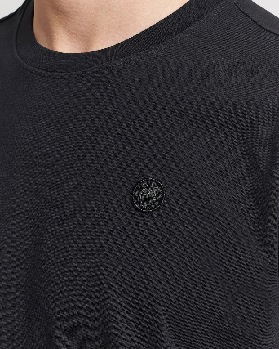Men | T-Shirts | KnowledgeCotton Apparel | Loke Badge T-Shirt Jet Black