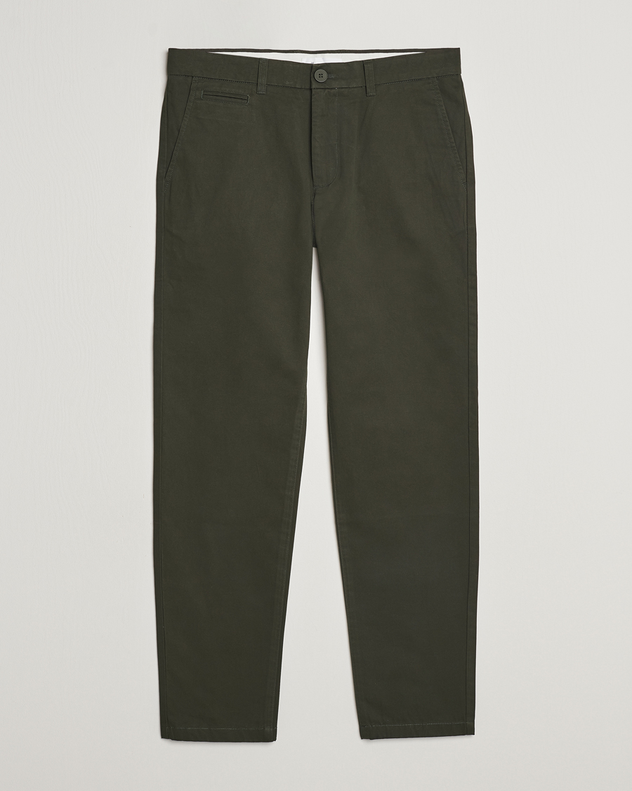Men | Trousers | KnowledgeCotton Apparel | Chuck Regular Cotton Twill Chino Forest Night